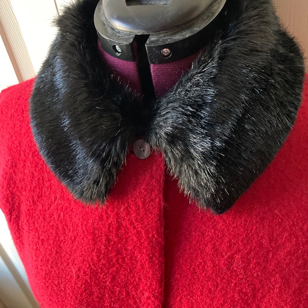 Cape/jacket - Picture 4 of 6